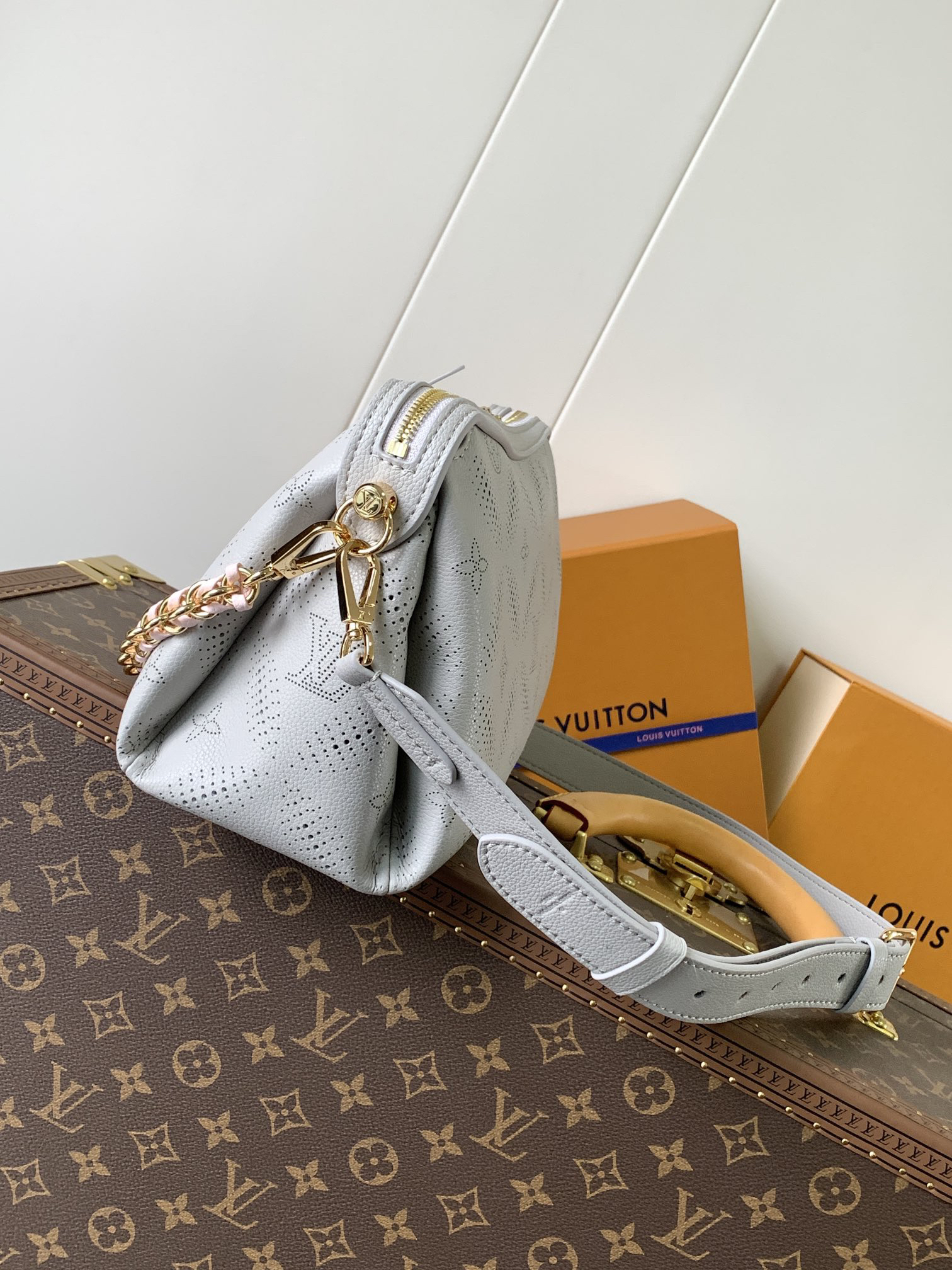 lv0238 Louis Vuitton M13157 Hand Wallet Small with Dynamic Code - Image 2
