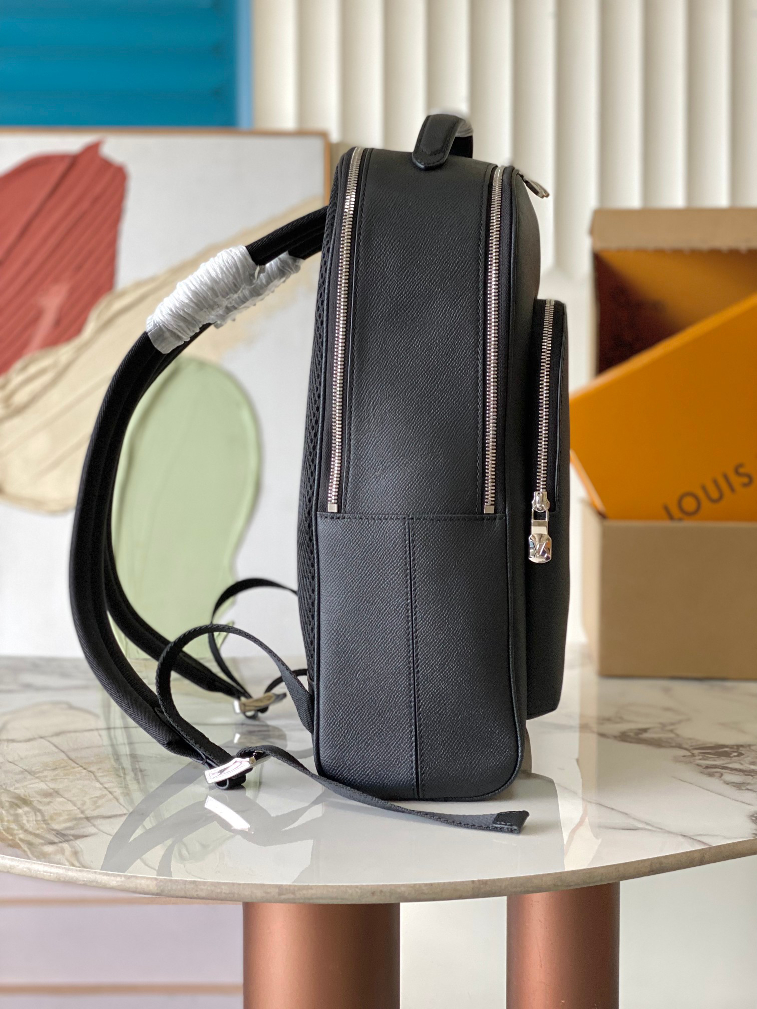 lv0263 Louis Vuitton M30977 Bag with Dynamic Code - Image 2