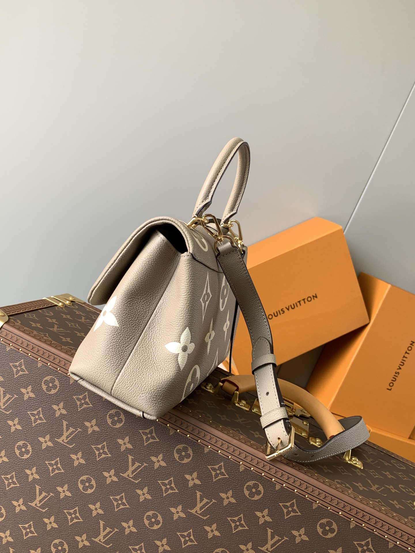 lv0362 Louis Vuitton M46041 Top Handle Bag Medium Large with Dynamic Code - Image 2