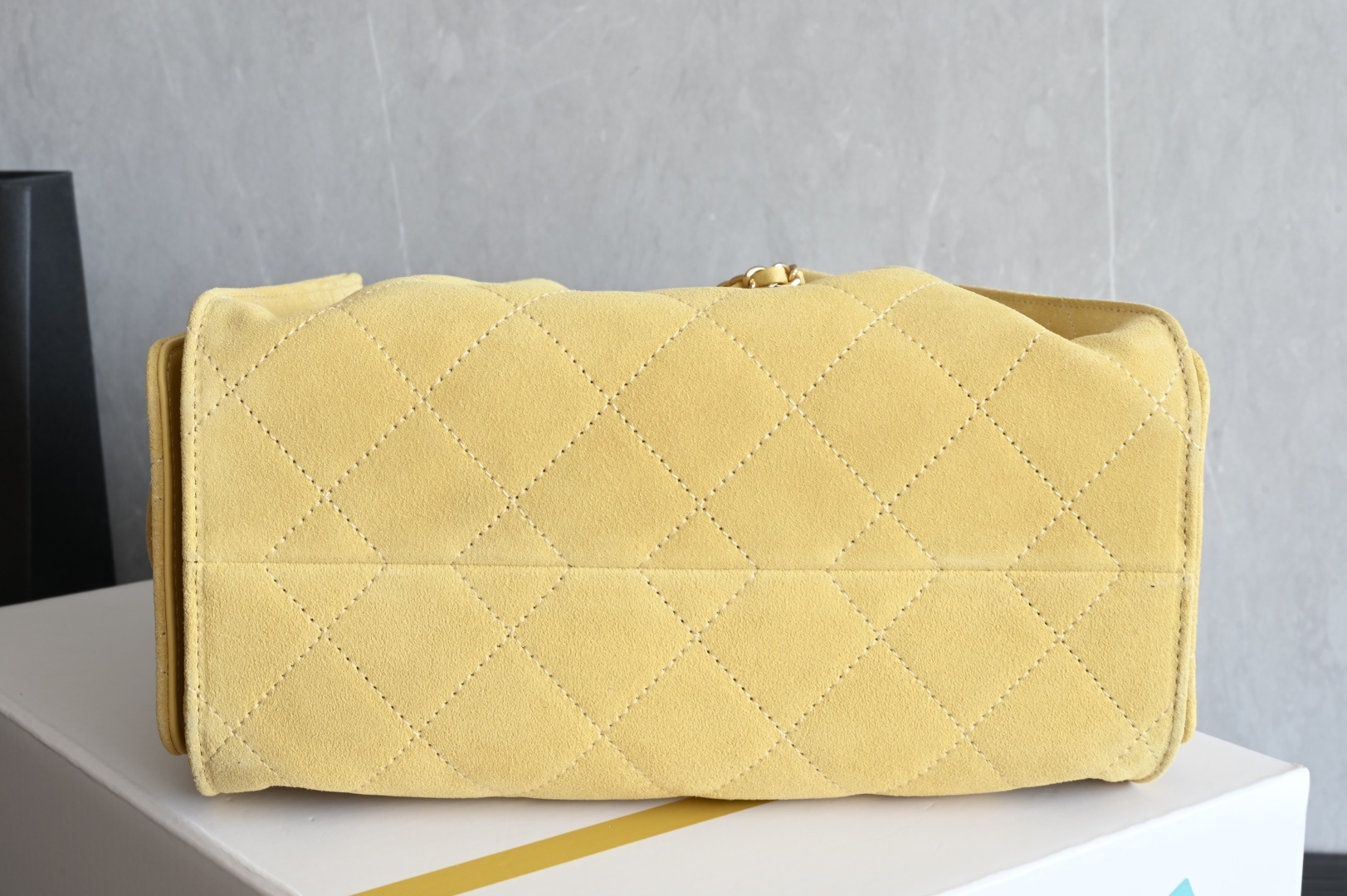 bag0079 Chanel 25 Bag Hobo Mini Yellow Gold Hardware - Image 3