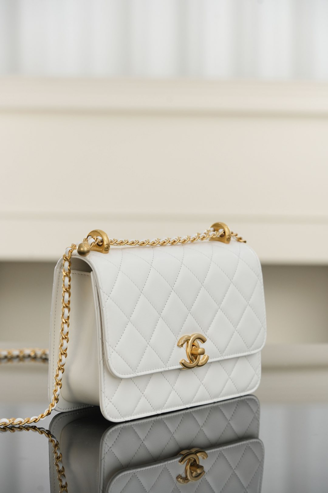 bag0084 Chanel Bag White Gold Hardware - Image 3