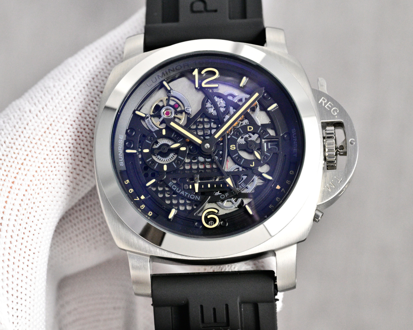 Panerai Luminor 44mm Black / White - watch0113 - Image 3
