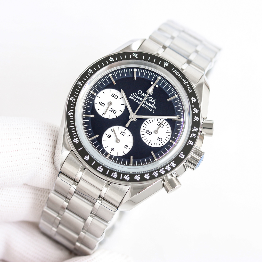 Omega Speedmaster 42mm Black / White - watch0118 - Image 3