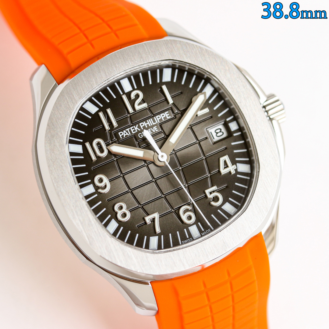 Patek Philippe Aquanaut 38.8mm White / Rose Gold - watch0227 - Image 3