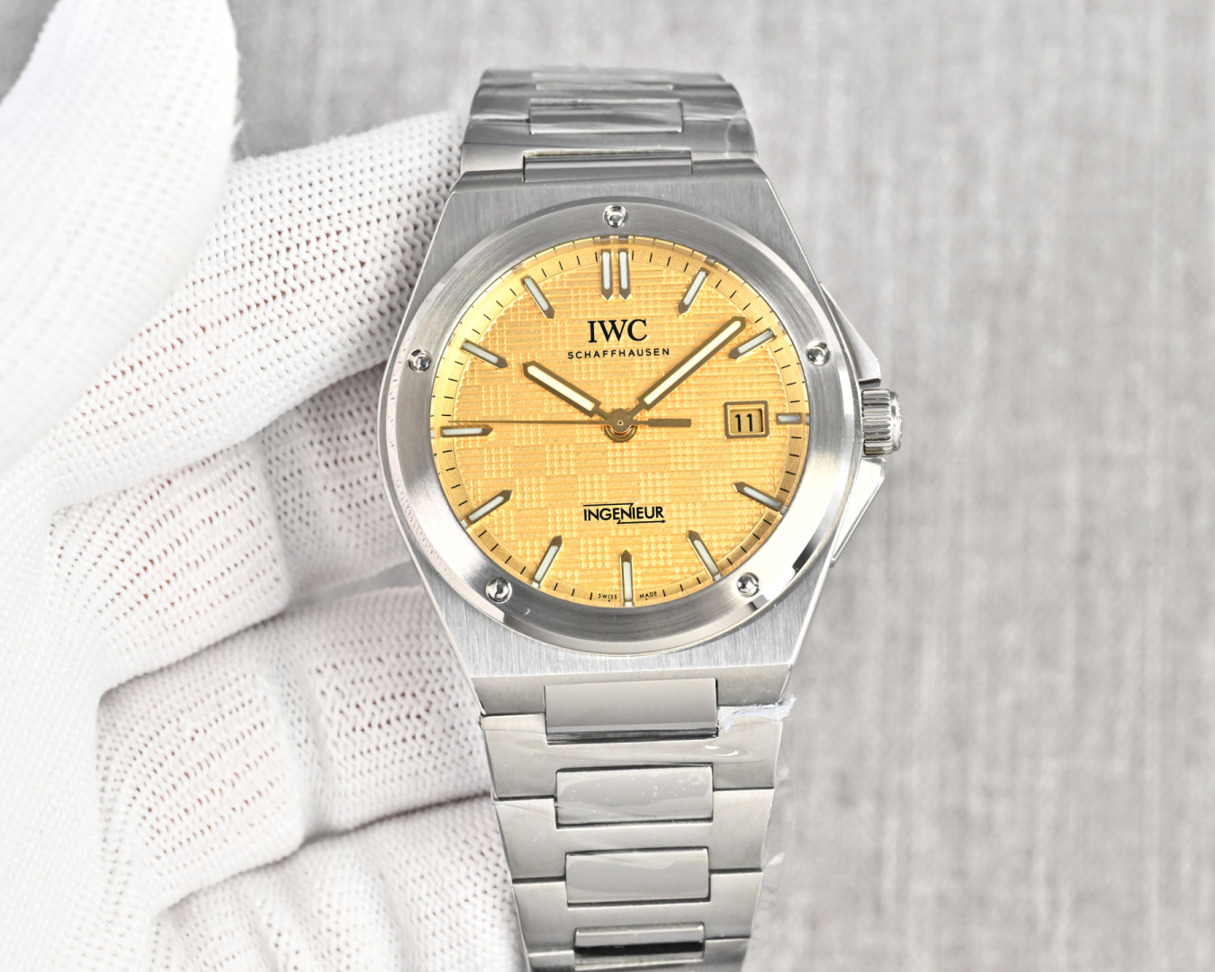 IWC Watch 40mm White / Gold - watch0235 - Image 3