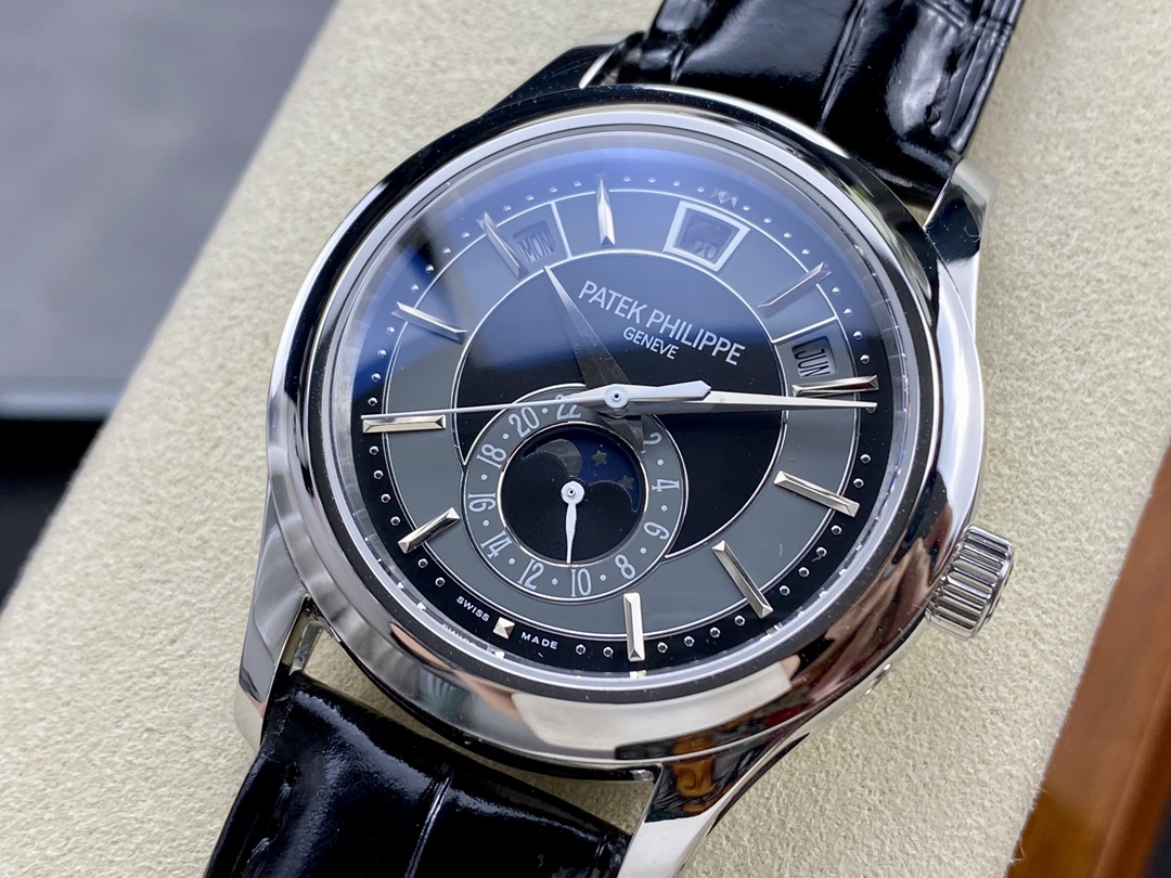 Patek Philippe Nautilus White / Gold - watch0336 - Image 3