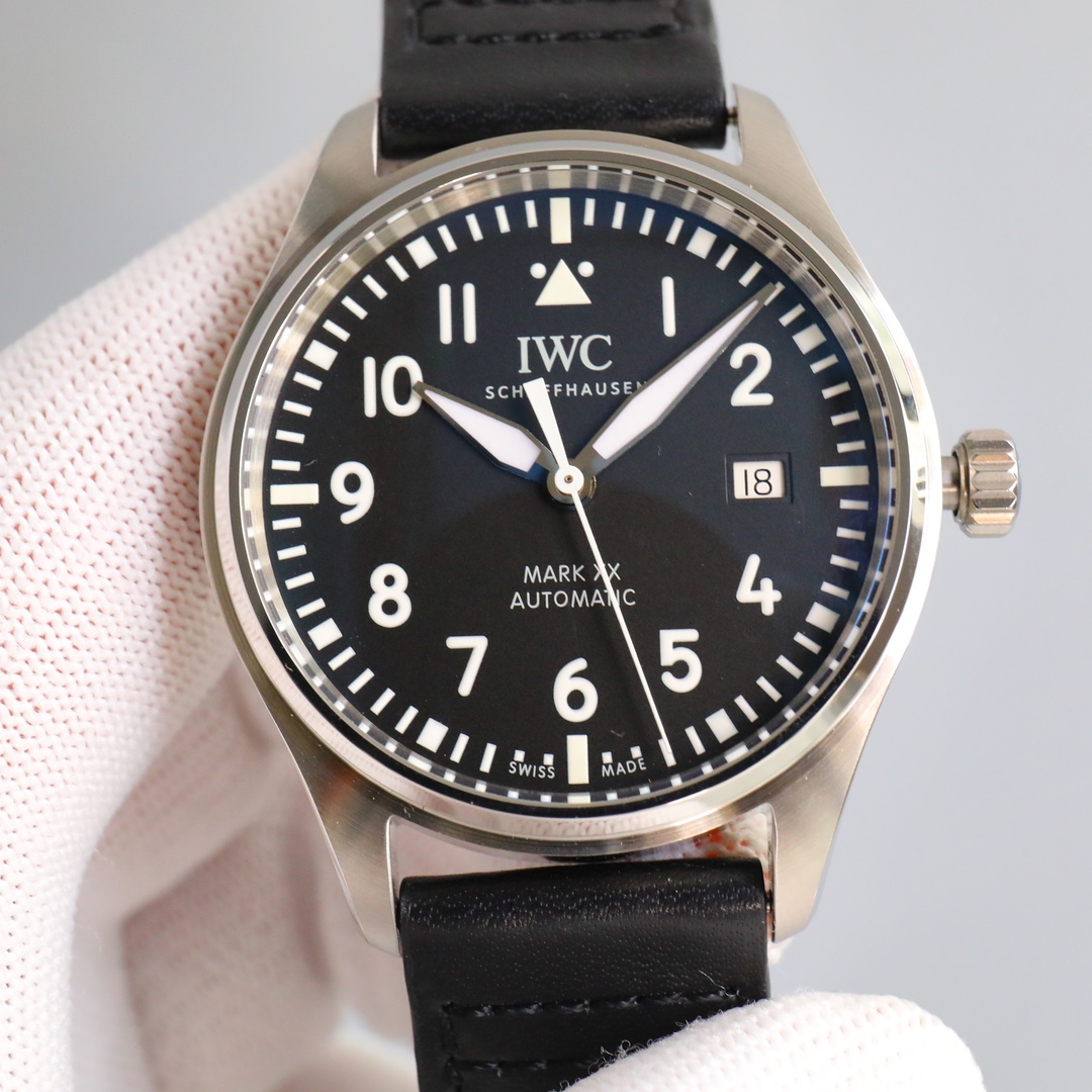 IWC Pilot White - watch0371 - Image 3