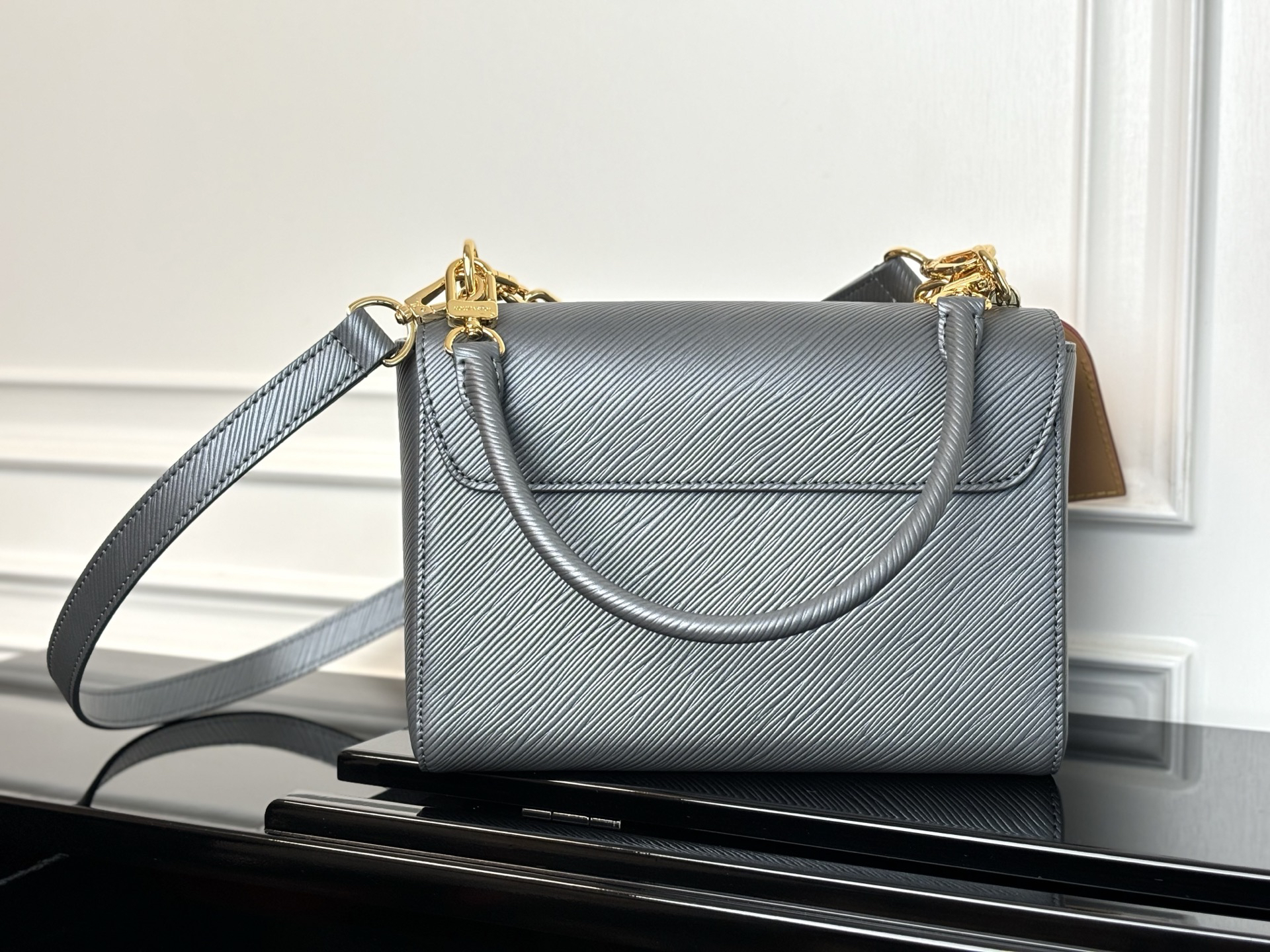 lv0106 Louis Vuitton M14059 Top Handle Bag with Dynamic Code - Image 3
