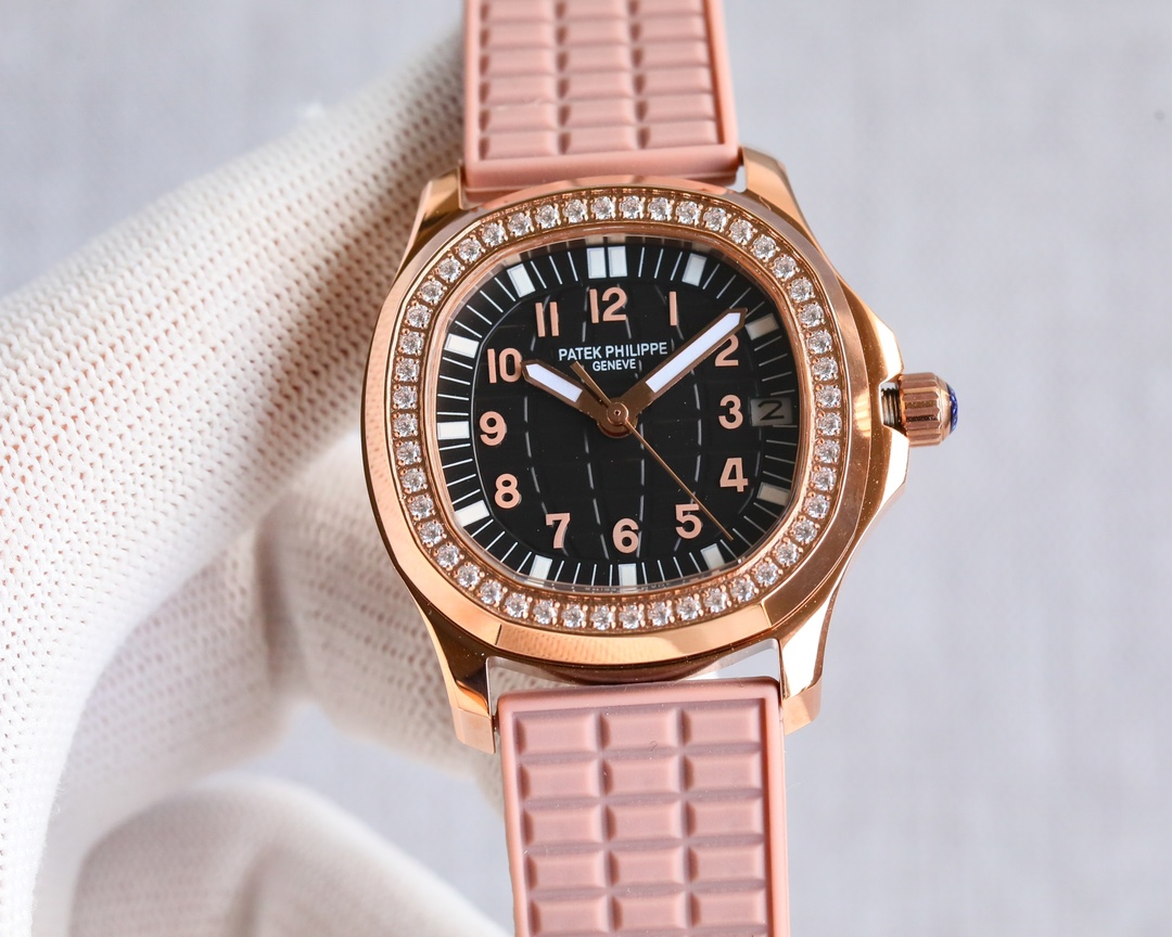 Patek Philippe Aquanaut 35.6mm Silver - watch0451 - Image 3