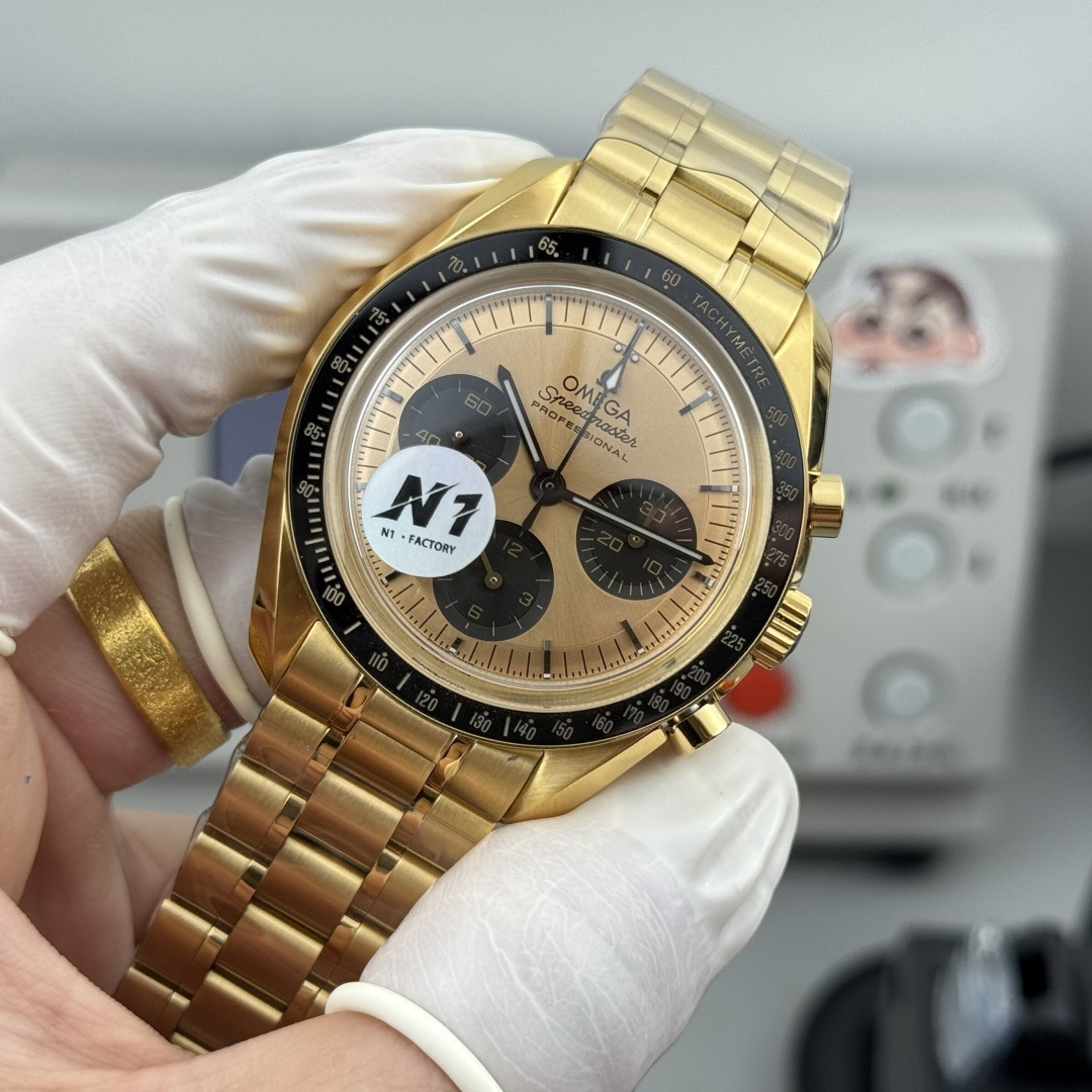 Omega Speedmaster 42mm White / Gold - watch0459 - Image 3