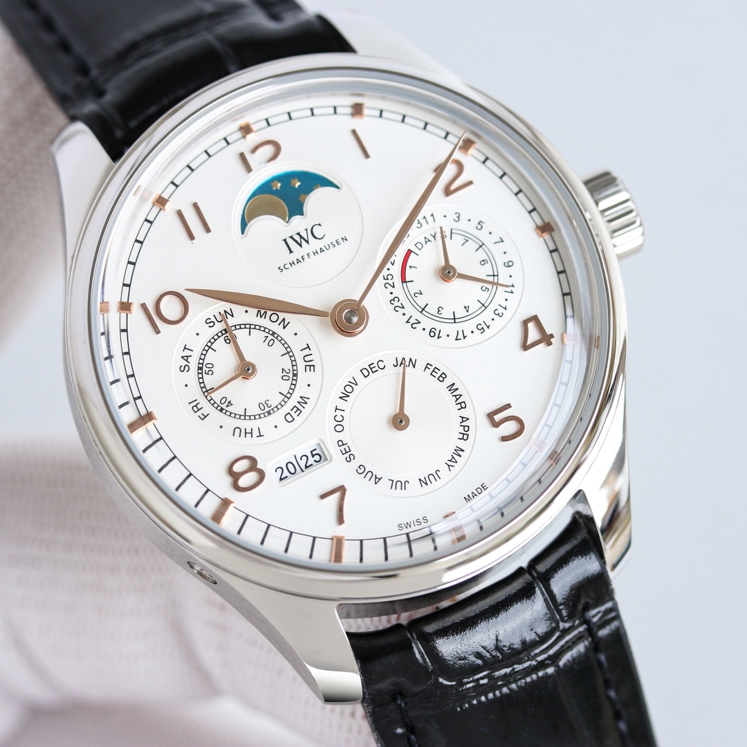 IWC Portugieser 42.2mm White / Rose Gold - watch0528 - Image 3
