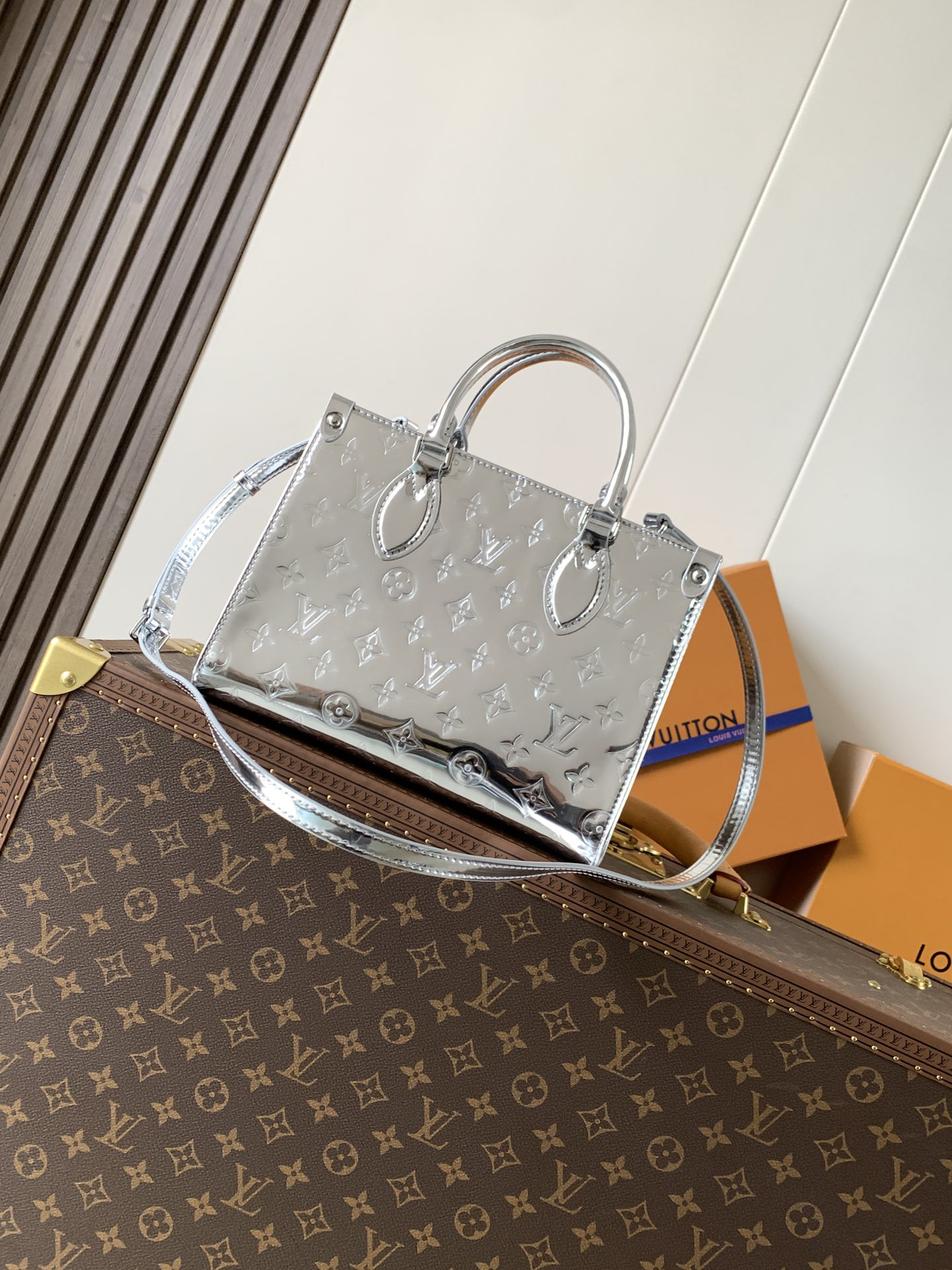 lv0128 Louis Vuitton M26373 OnT Wallet Small with Dynamic Code - Image 3