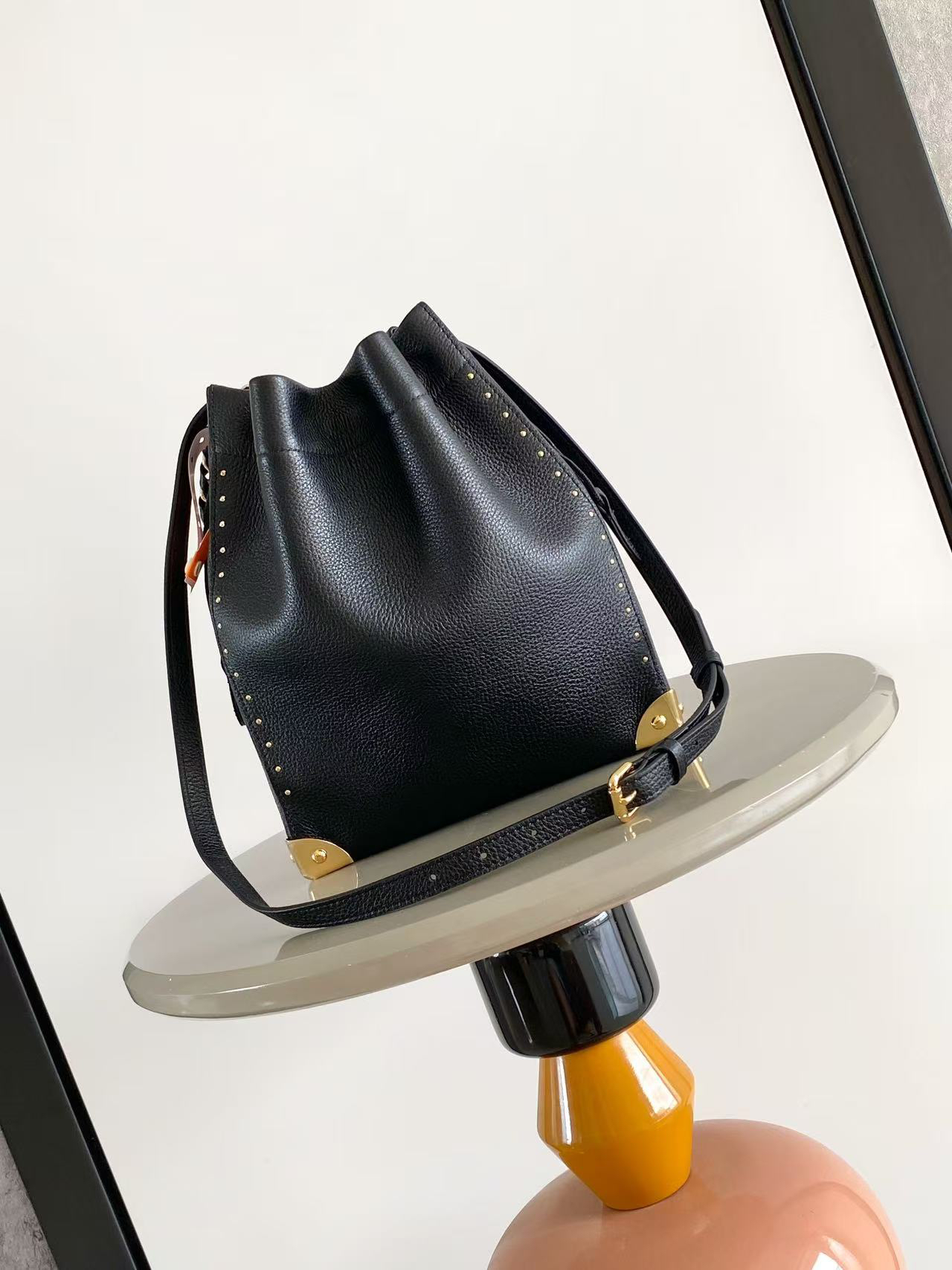lv0150 Louis Vuitton M29131 M29391 Bucket Bag with Dynamic Code - Image 3