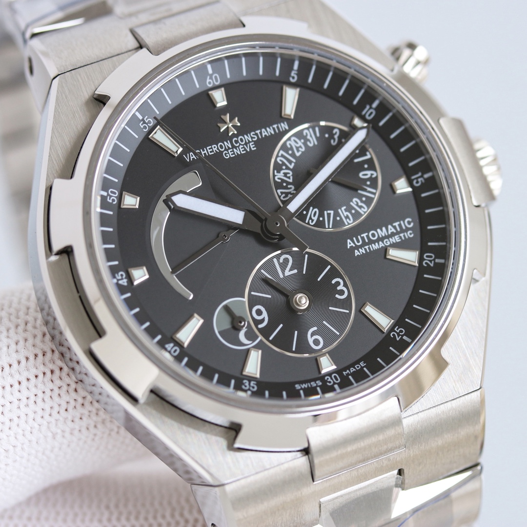 Vacheron Constantin Overseas 42mm White / Rose Gold - watch0935 - Image 3
