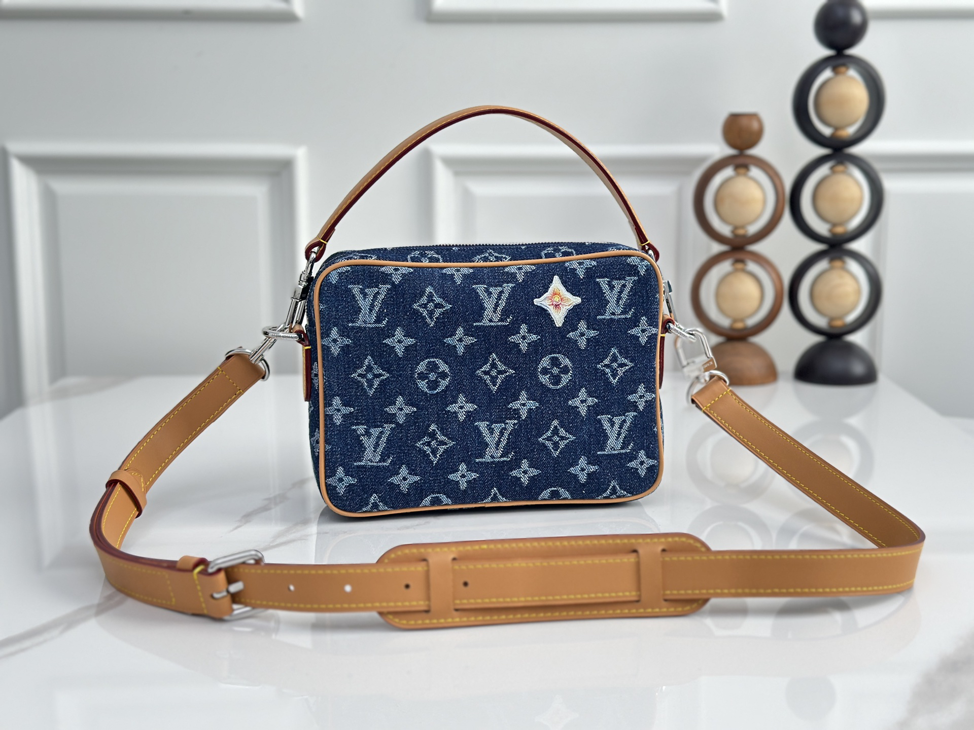 lv0183 Louis Vuitton M27553 Top Handle Bag - Image 3