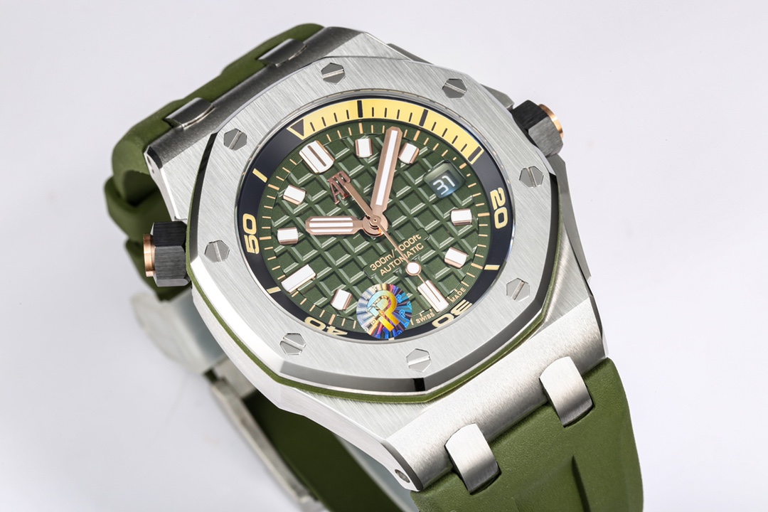 Audemars Piguet Royal Oak 42mm Black / Silver - watch1292 - Image 3