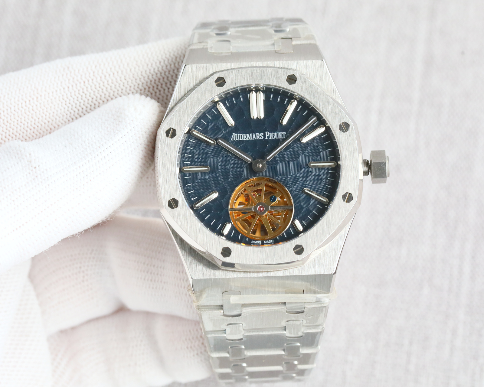 Audemars Piguet Royal Oak 41mm White / Gold - watch1424 - Image 3