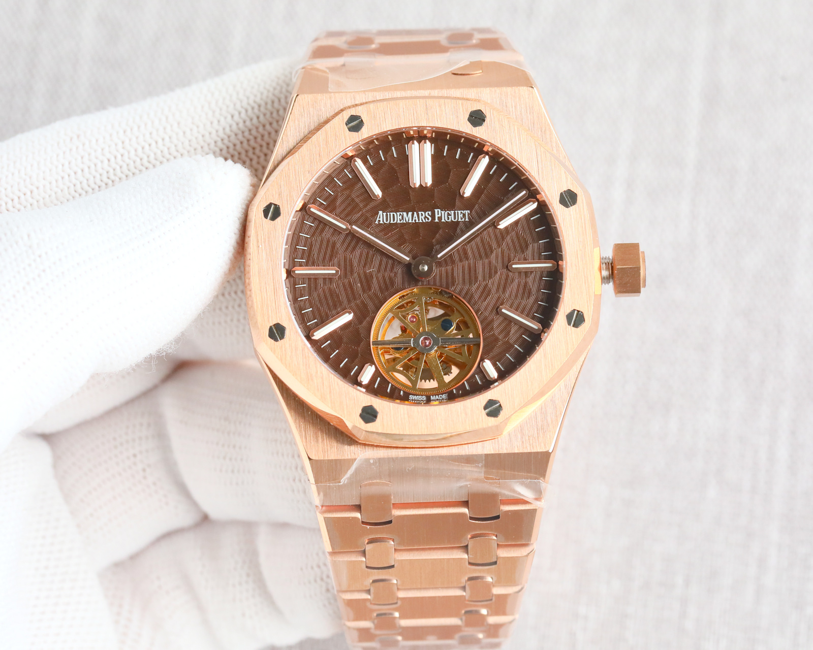 Audemars Piguet Royal Oak 41mm White / Rose Gold - watch1425 - Image 3