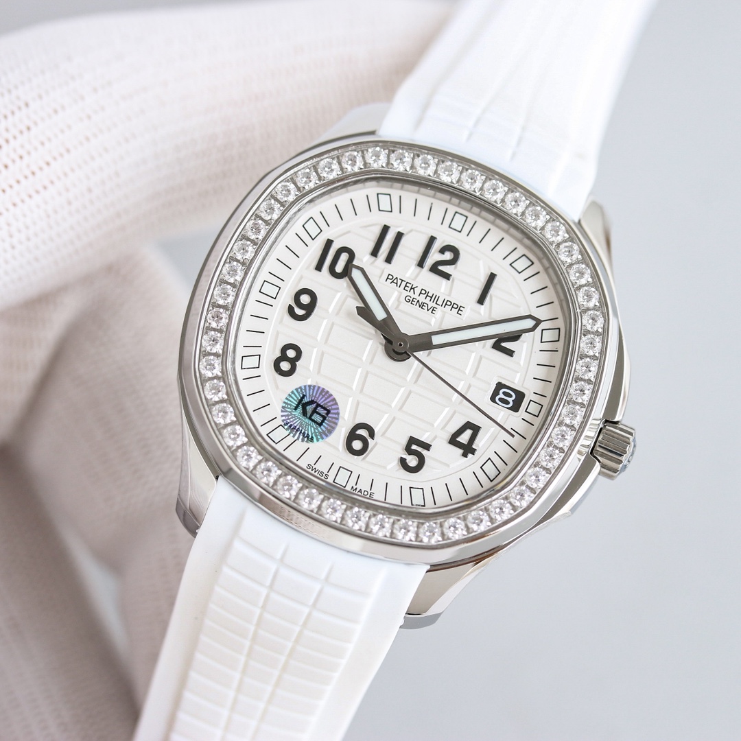 Patek Philippe Aquanaut 38.8mm Silver - watch1433 - Image 3