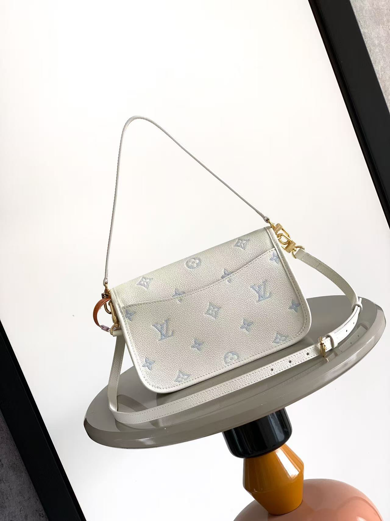 lv0247 Louis Vuitton M46386 M46388 Diane Top Handle Bag with Dynamic Code - Image 3