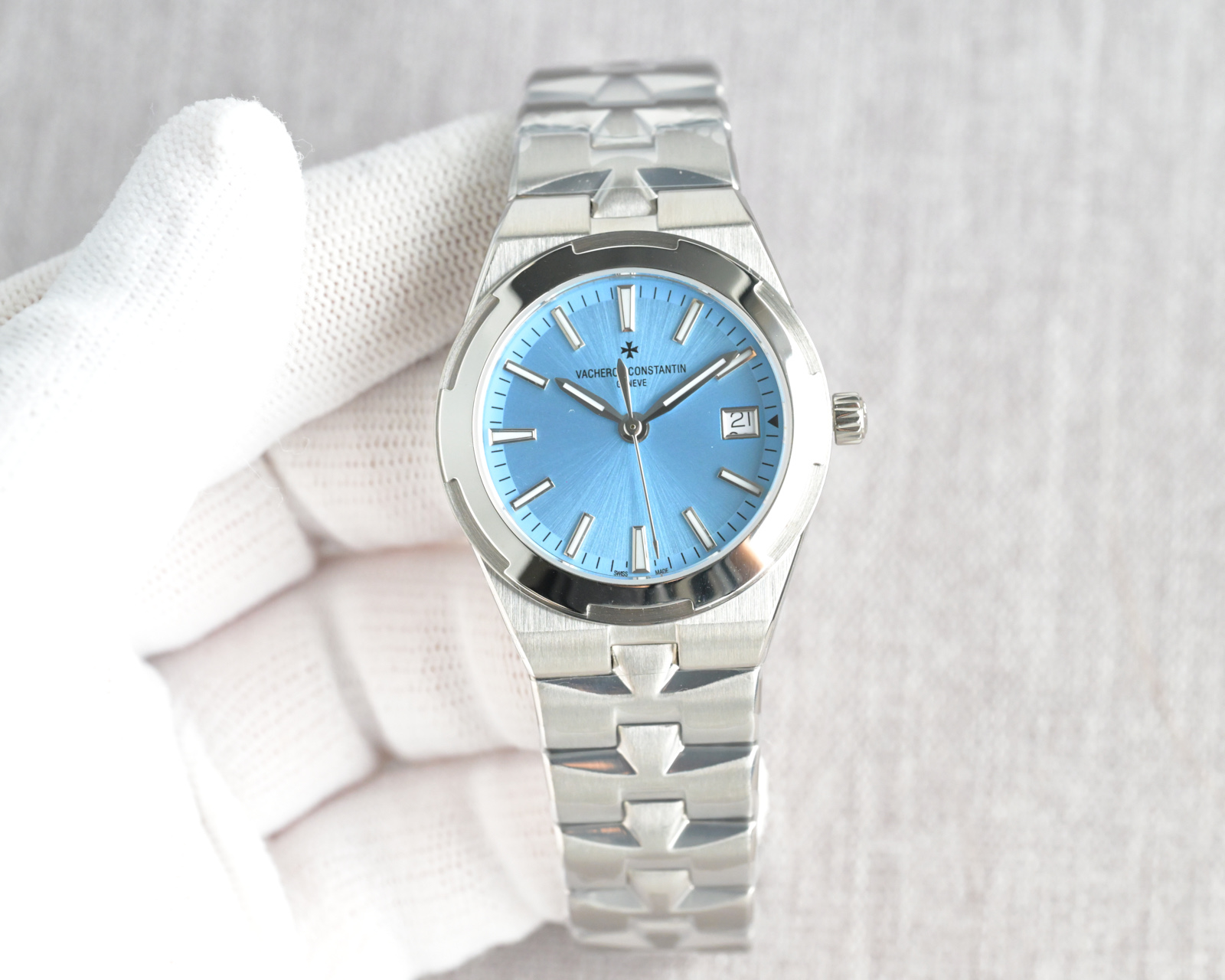 Vacheron Constantin Overseas 33mm White / Silver - watch0051 - Image 4