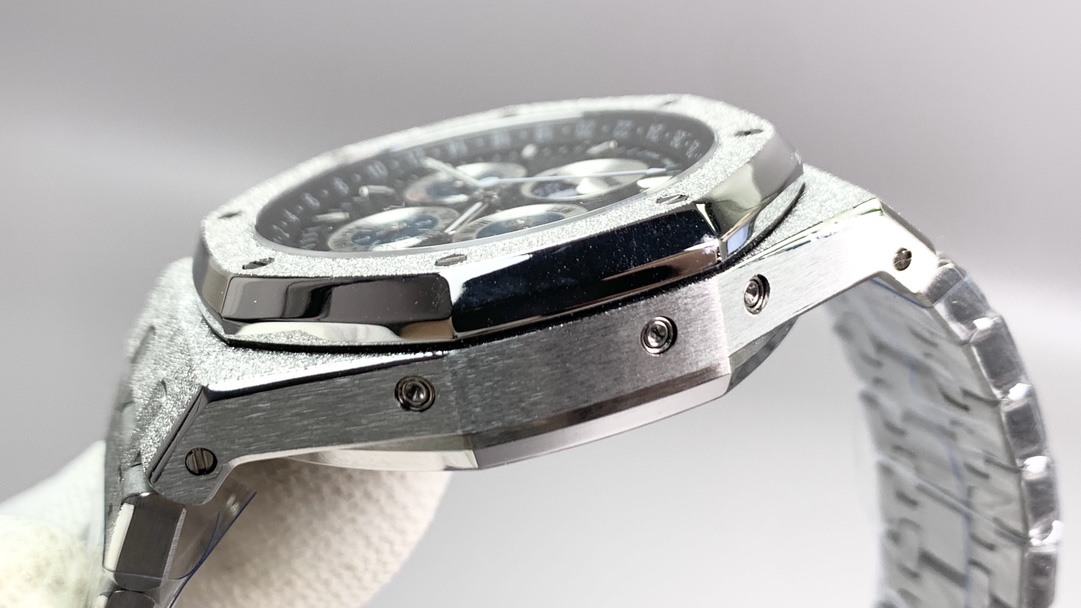 Audemars Piguet Royal Oak 41mm Rose Gold / Silver - watch0136 - Image 4