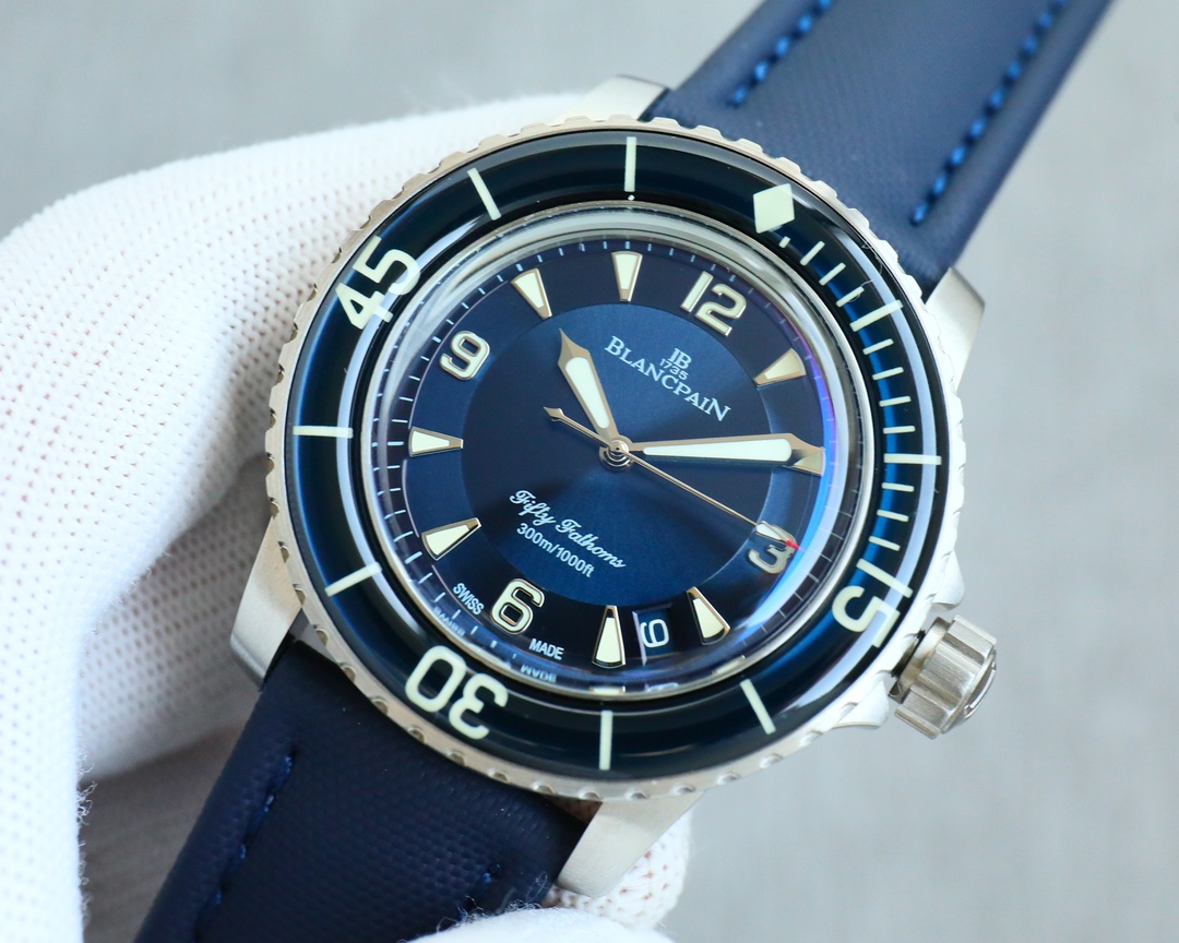Blancpain Fifty Fathoms 45mm White / Blue - watch0147 - Image 4