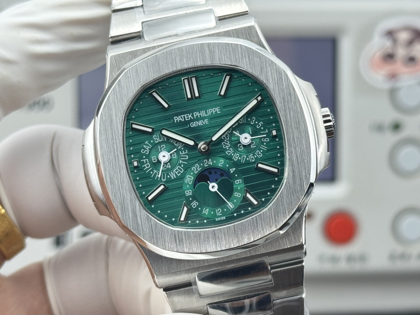 Patek Philippe Nautilus 40mm - watch0178 - Image 4