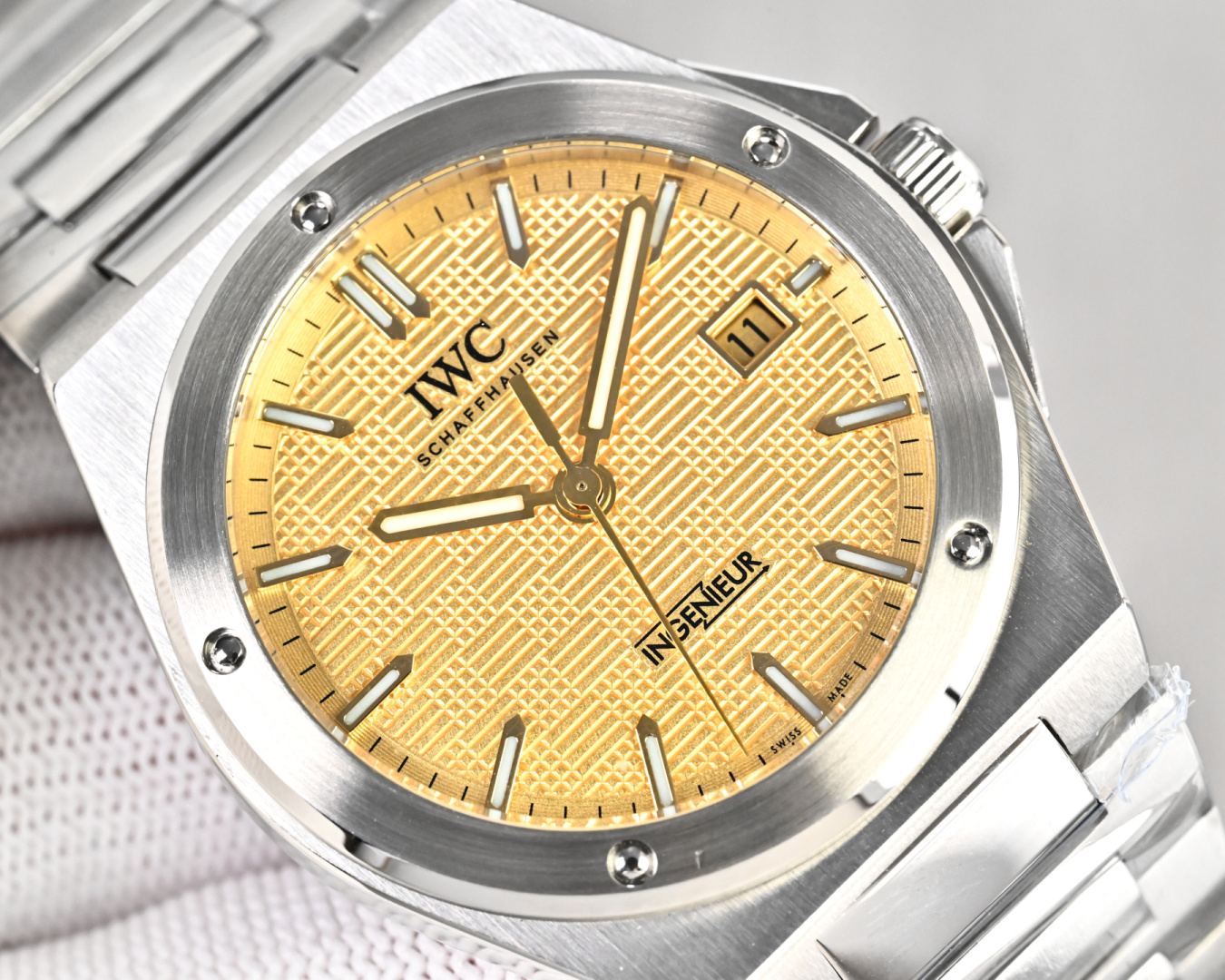 IWC Watch 40mm White / Gold - watch0235 - Image 4