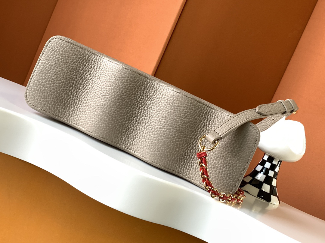lv0100 Louis Vuitton M22122 Bag - Image 4