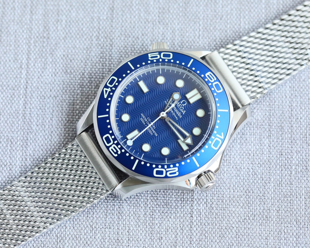 Omega Seamaster Silver - watch0385 - Image 4