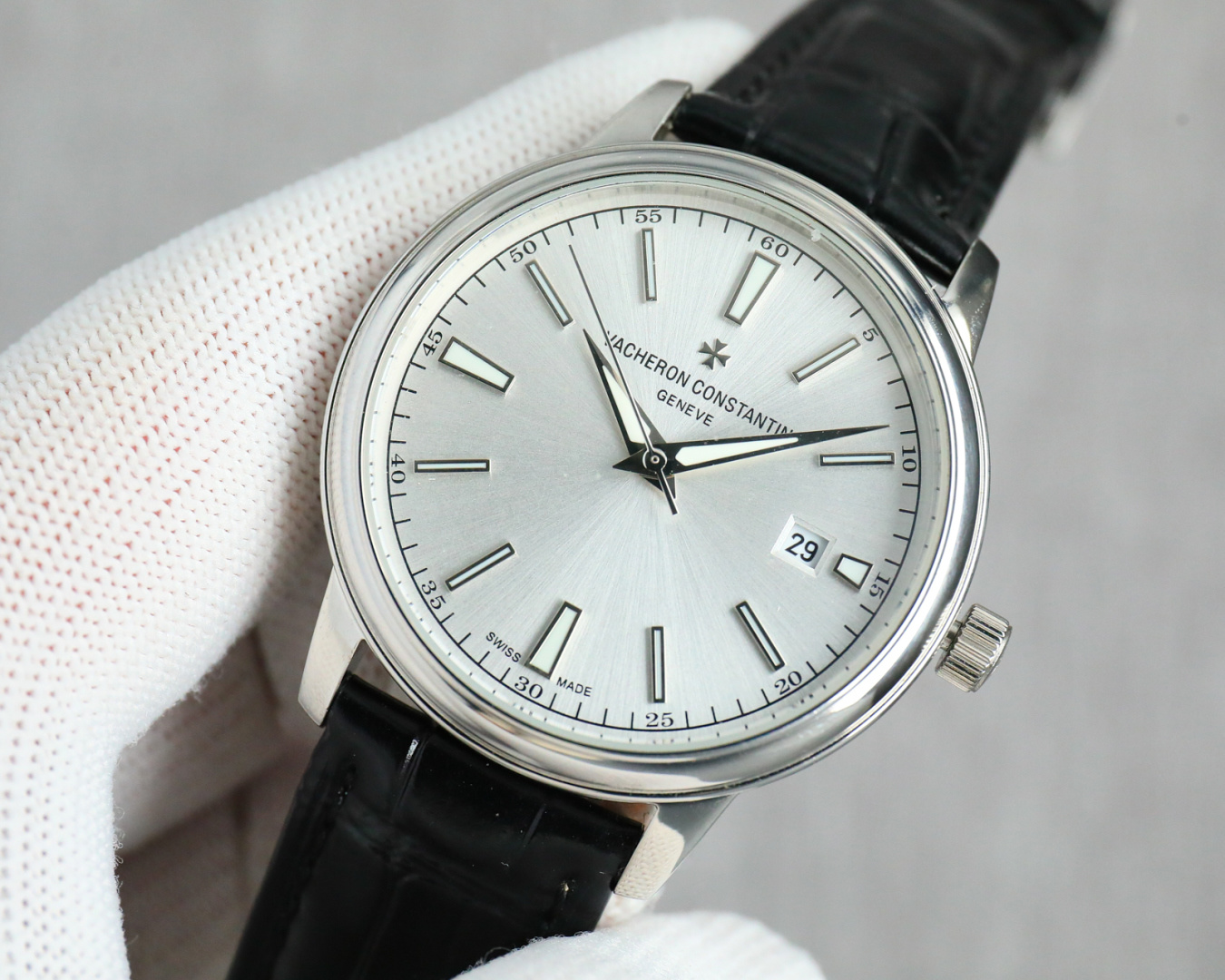 Vacheron Constantin Overseas 40mm White / Gold - watch0389 - Image 4