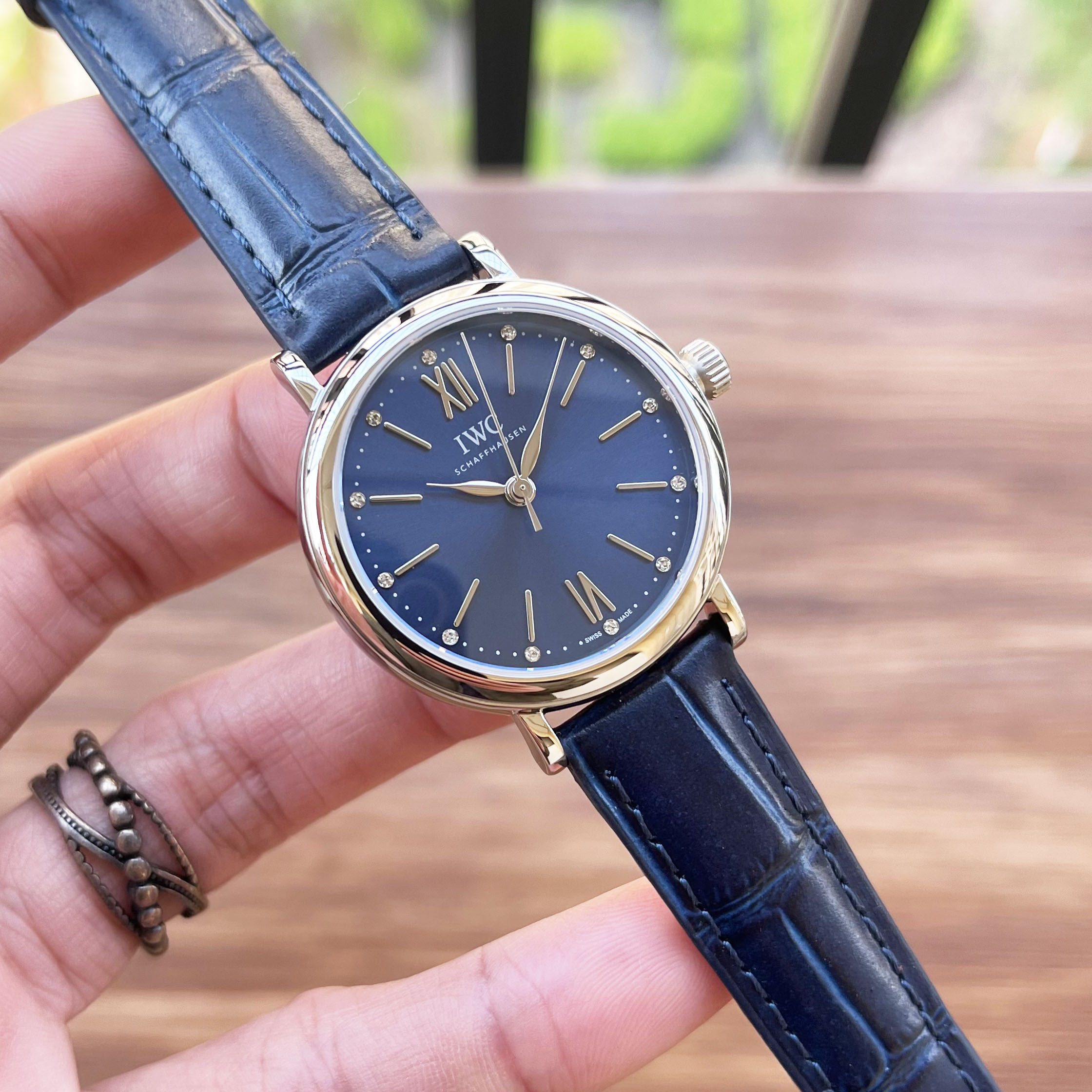Classic Watch 34mm White / Gold - watch0396 - Image 4