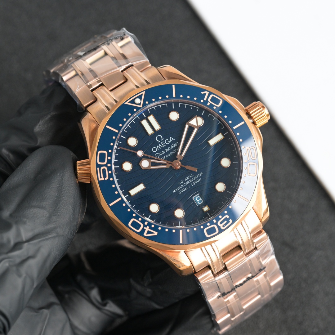 Omega Seamaster 42mm Black / White - watch0423 - Image 4