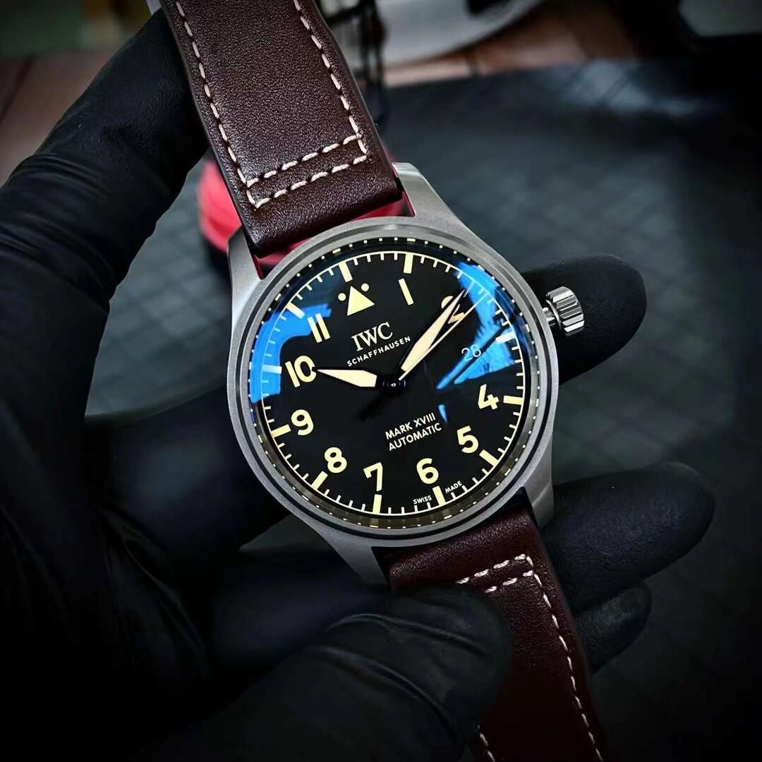 IWC Pilot 40mm Silver - watch0435 - Image 4
