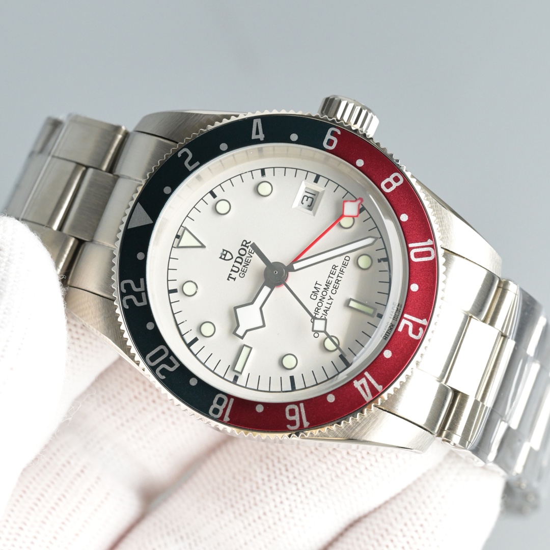 Rolex GMT-Master 41mm White / Rose Gold - watch0441 - Image 4