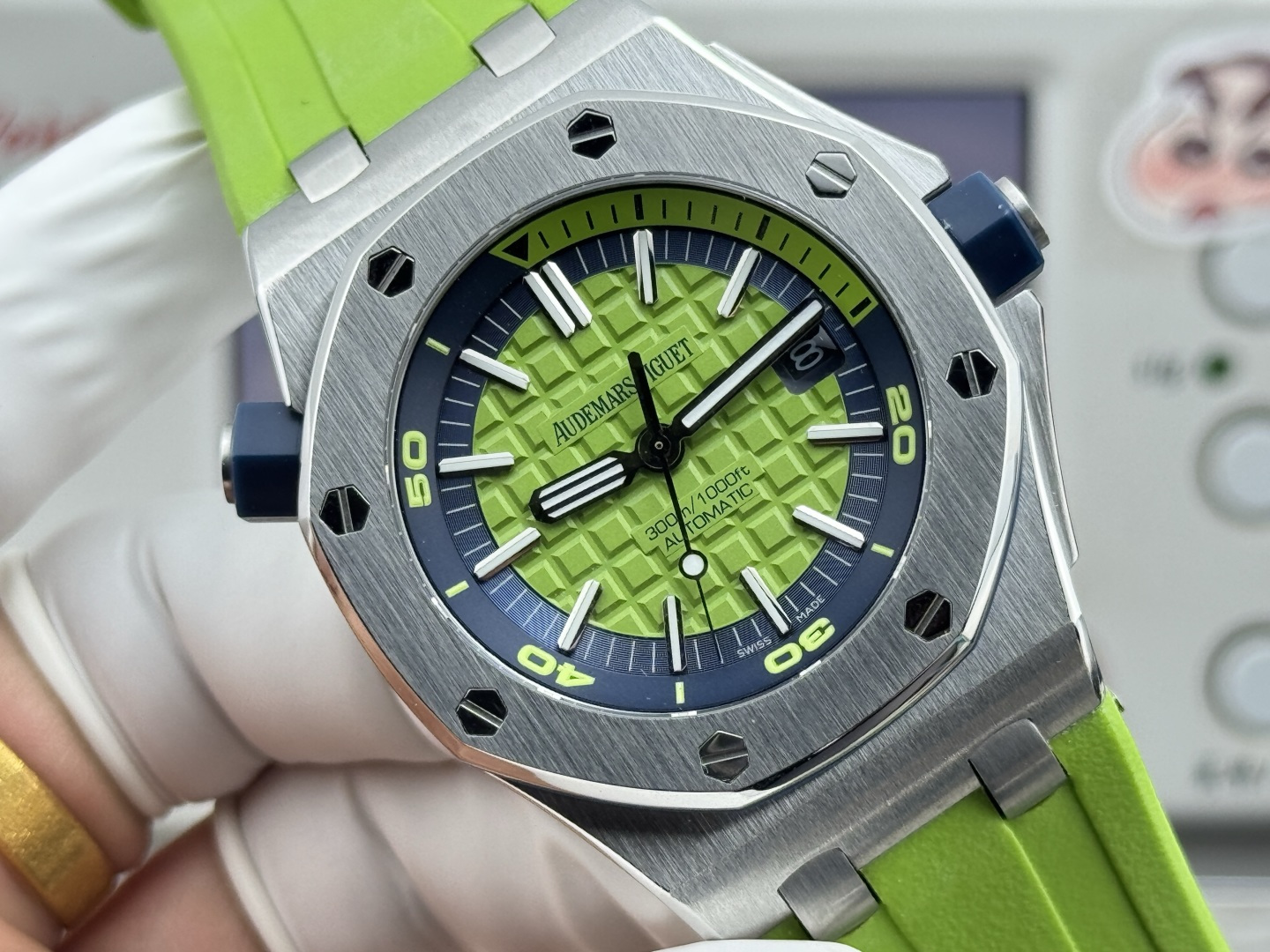 Audemars Piguet Royal Oak 42mm White / Rose Gold - watch0577 - Image 4