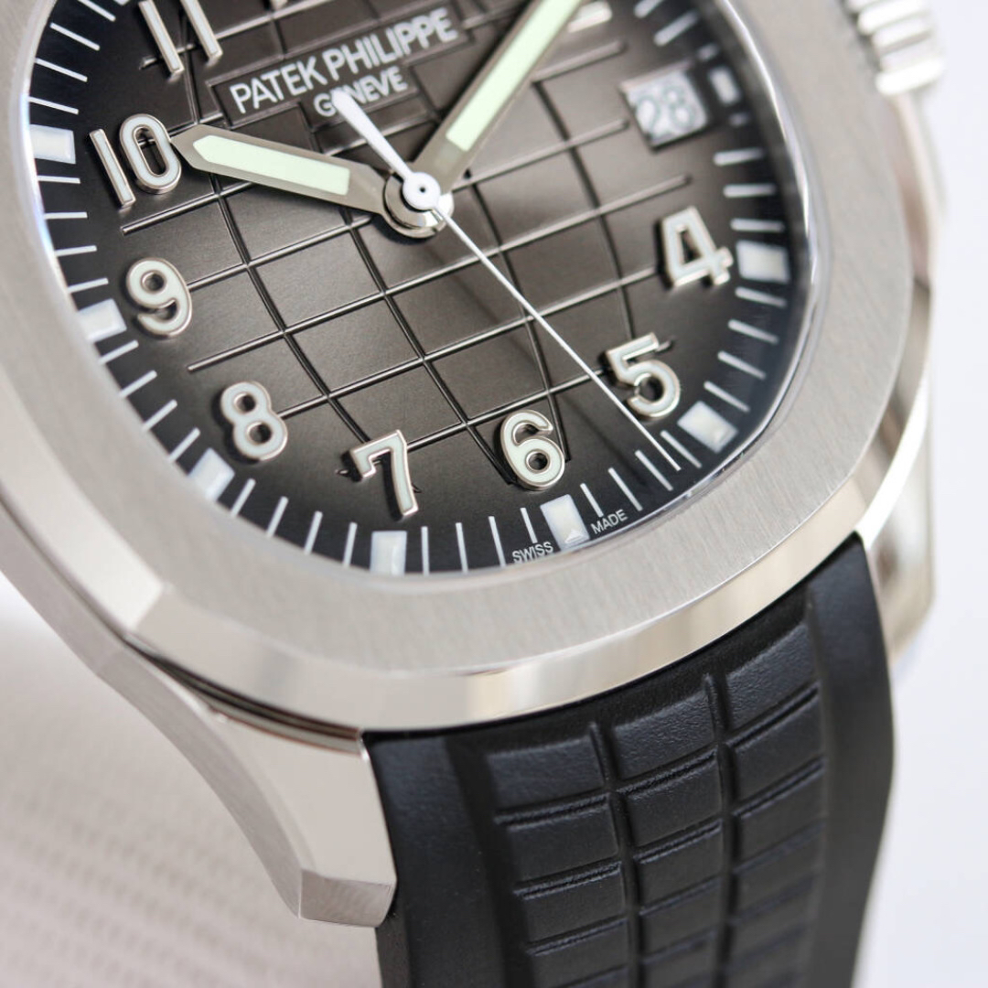 Patek Philippe Aquanaut Green - watch0597 - Image 4