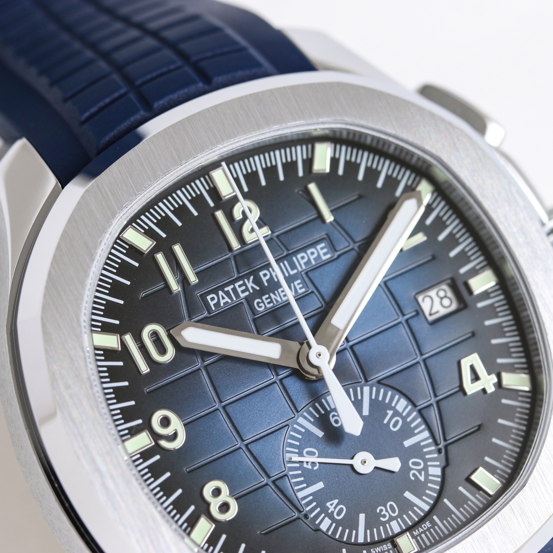 Patek Philippe Aquanaut Rose Gold - watch0763 - Image 4