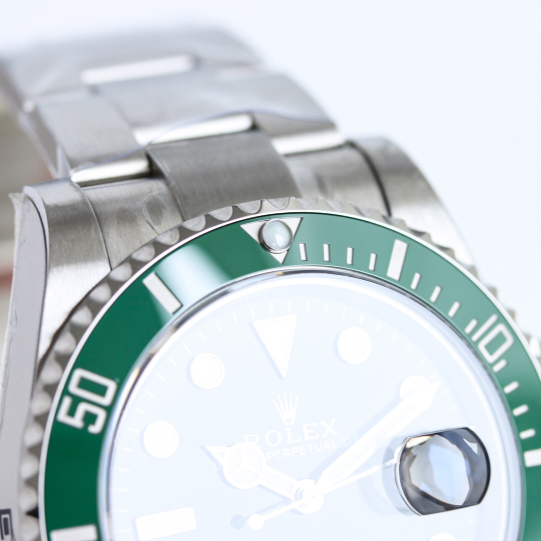 Rolex Submariner 41mm Blue / Silver - watch0866 - Image 4