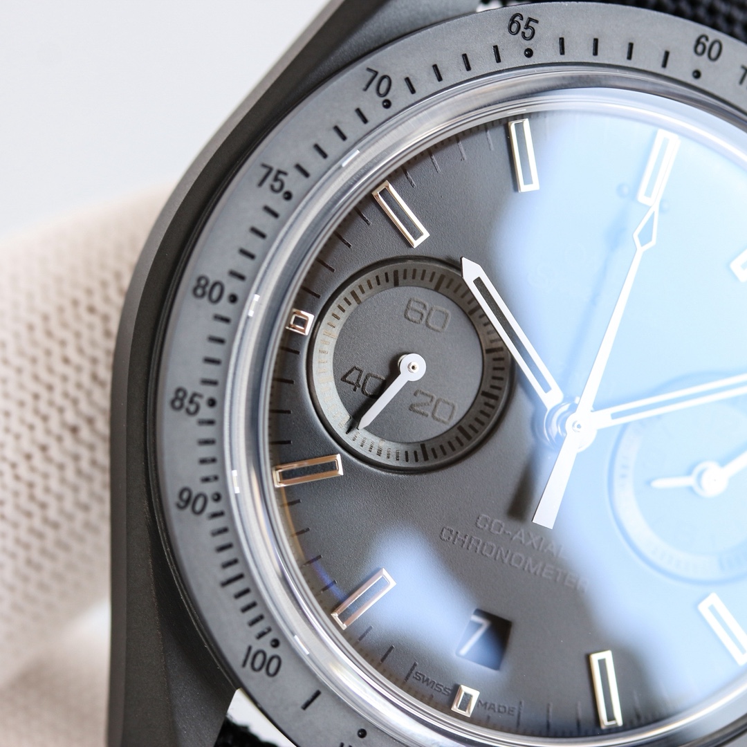 Omega Speedmaster 44mm Black / Gold - watch0962 - Image 4