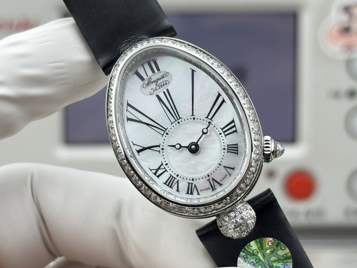 Classic Watch 25mm White / Gold - watch1058 - Image 4