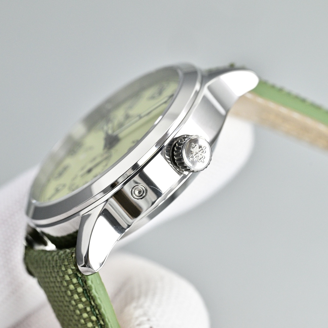 Patek Philippe Aquanaut - watch1139 - Image 4