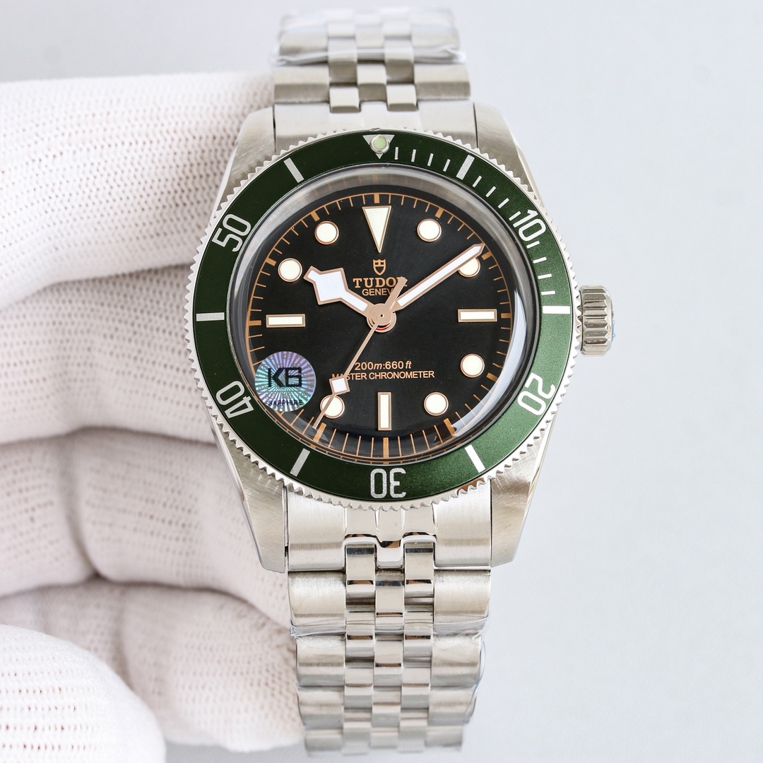 Rolex Submariner 41mm Silver - watch1355 - Image 4
