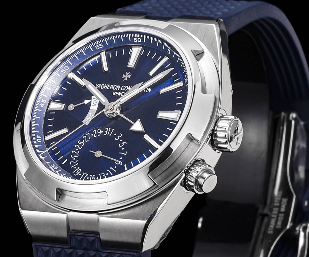 Vacheron Constantin Overseas White / Gold - watch1578 - Image 4