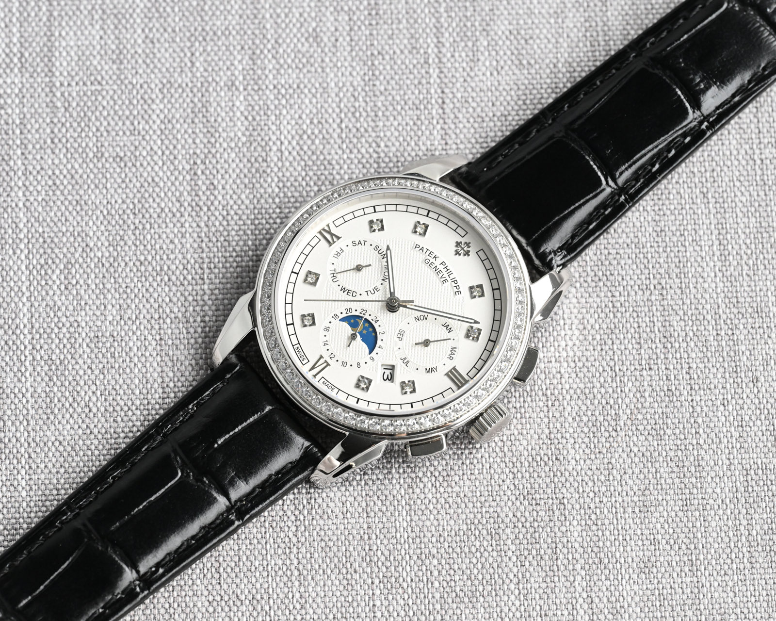 Patek Philippe Watch 42mm White / Gold - watch1780 - Image 4