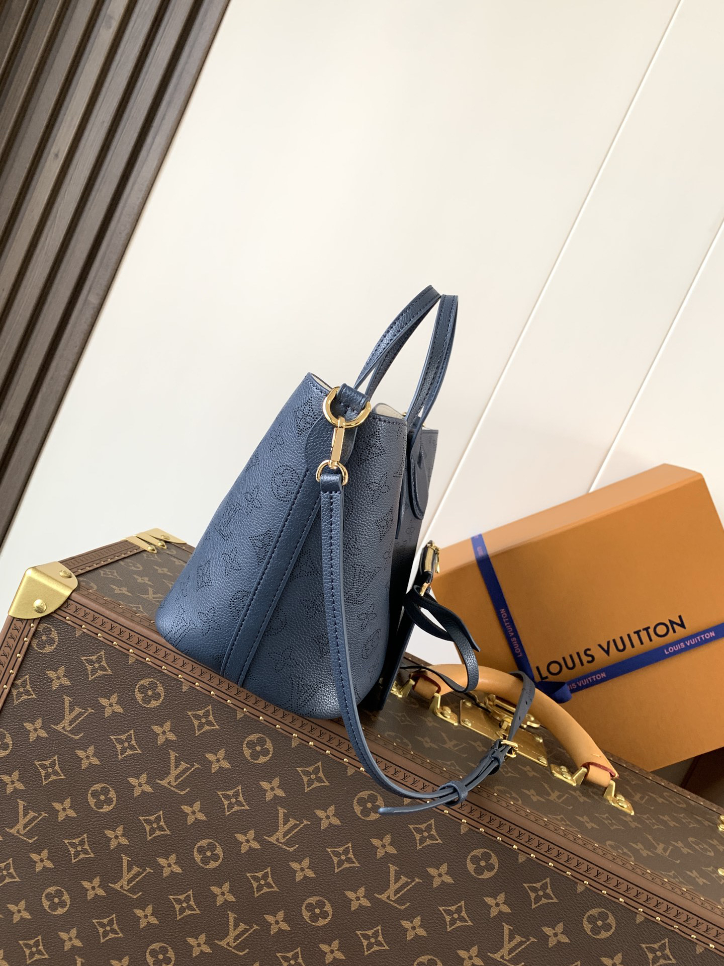 lv0239 Louis Vuitton M14317 Bl Top Handle Bag Small with Dynamic Code - Image 4