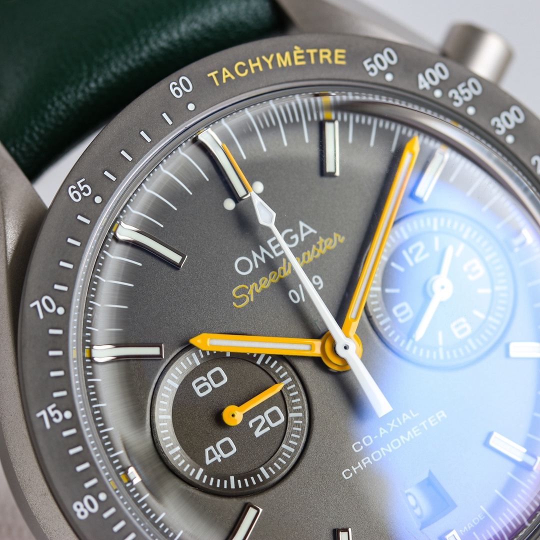 Omega Speedmaster 44.25mm Green / Gold - watch2018 - Image 4