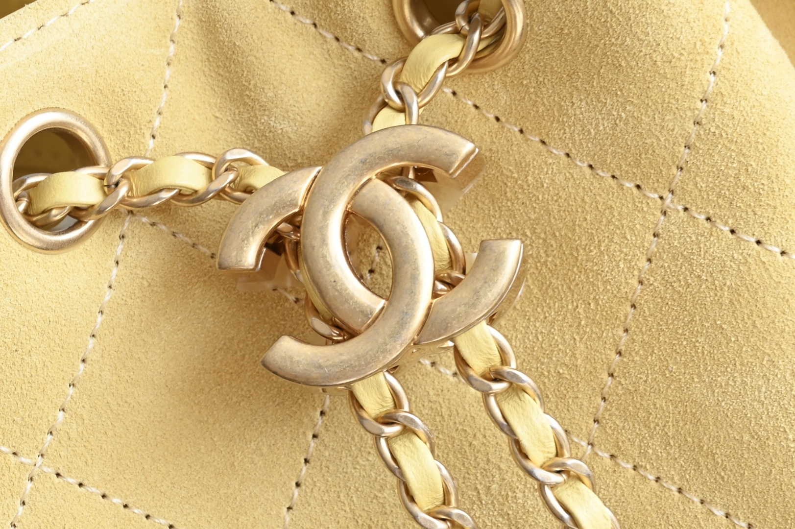 bag0079 Chanel 25 Bag Hobo Mini Yellow Gold Hardware - Image 5