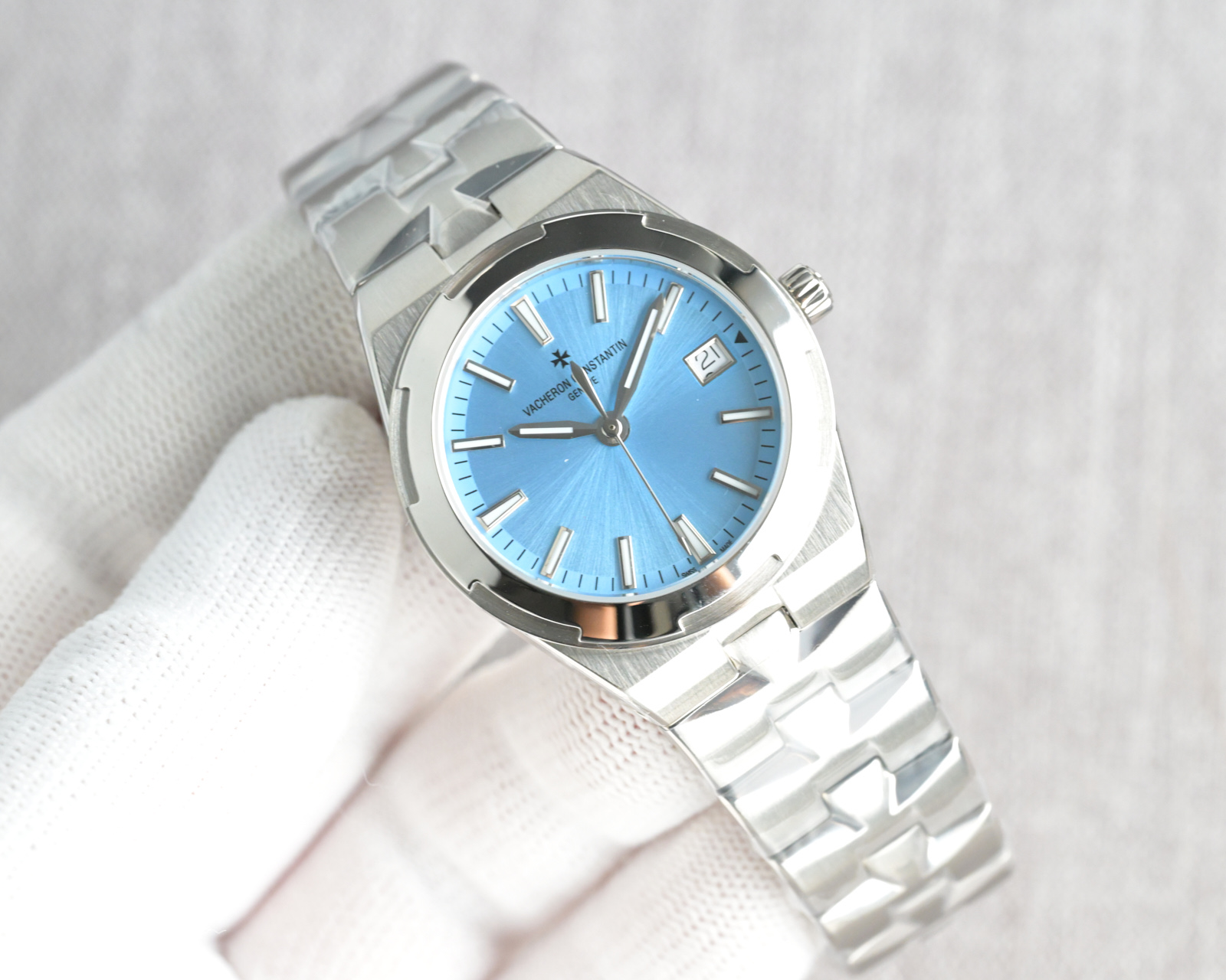 Vacheron Constantin Overseas 33mm White / Silver - watch0051 - Image 5